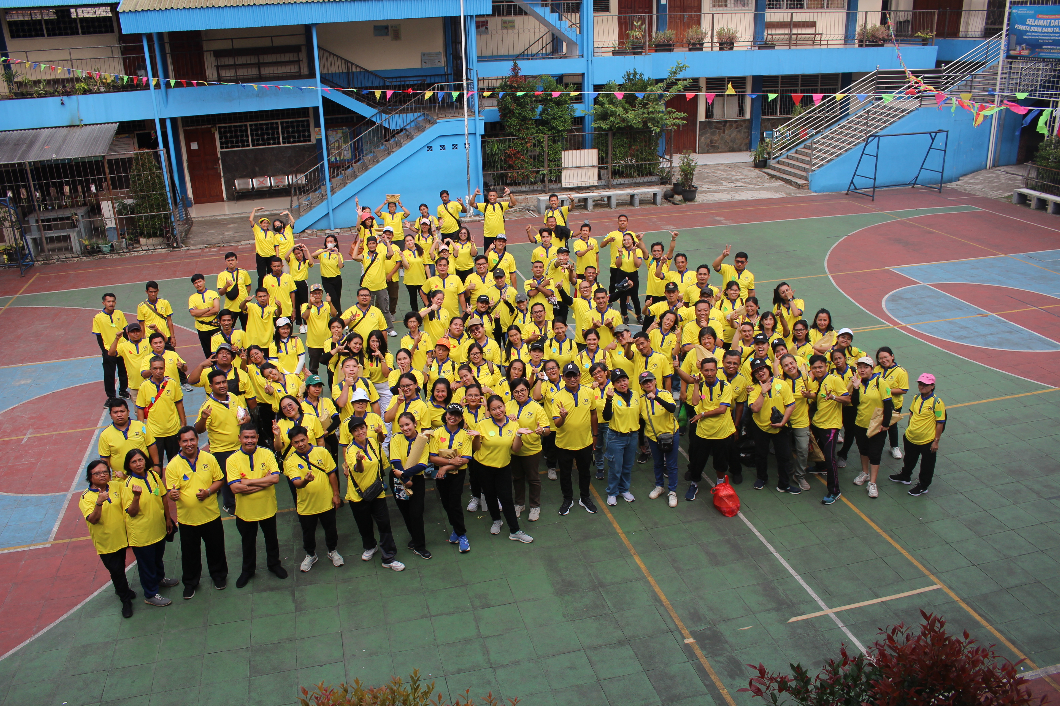 Jalan Sehat dan Lomba HUT MY 75